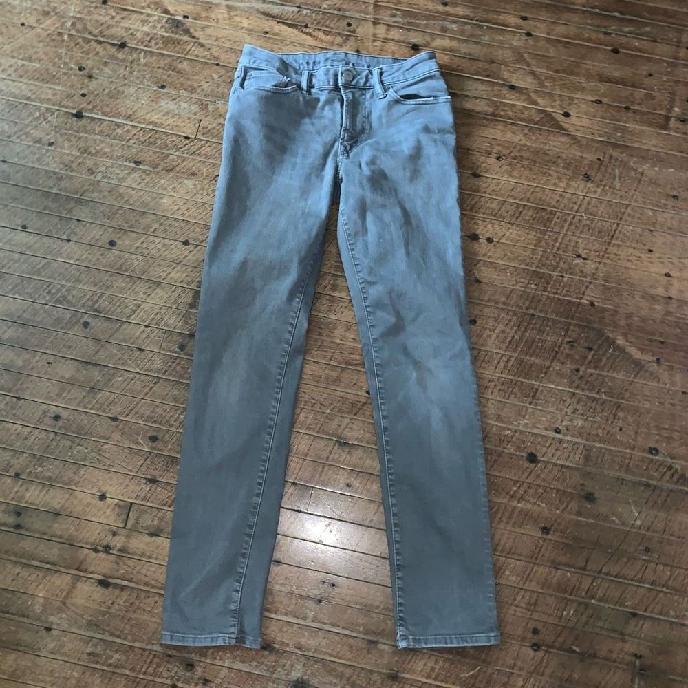 American Eagle gray slim 28x32 normcore broken in jeans